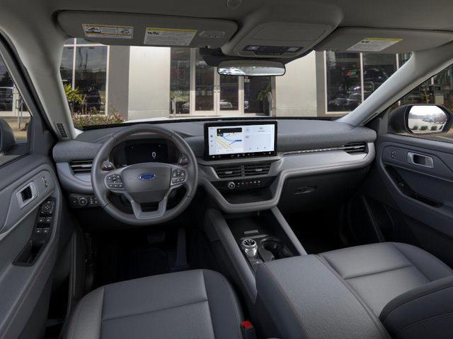 Photo of 2025 White Ford Explorer