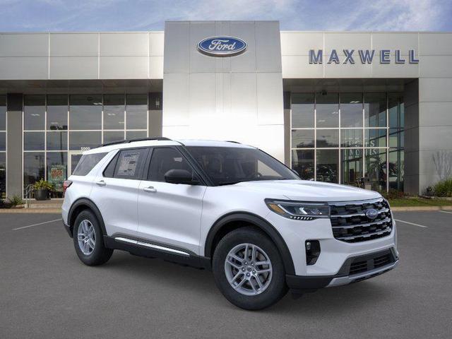 Photo of 2025 White Ford Explorer