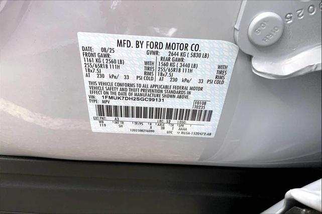 Photo of 2025 White Ford Explorer