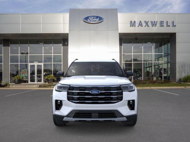 Photo of 2025 White Ford Explorer