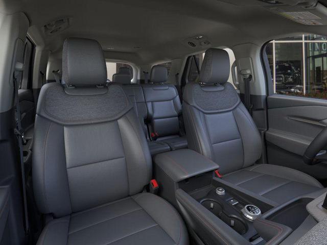 Photo of 2025 White Ford Explorer