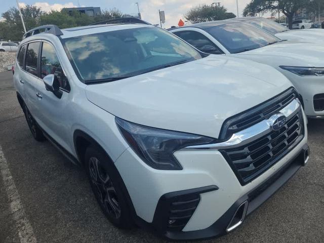 Photo of 2023 Crystal White Pearl Subaru Ascent