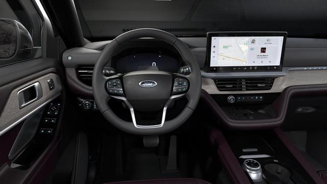 Photo of 2025 Star White Metallic Tri-Coat Ford Explorer