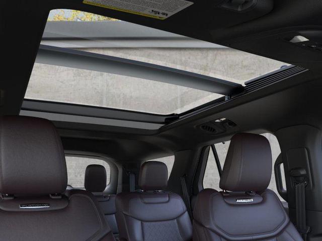 Photo of 2025 Star White Metallic Tri-Coat Ford Explorer