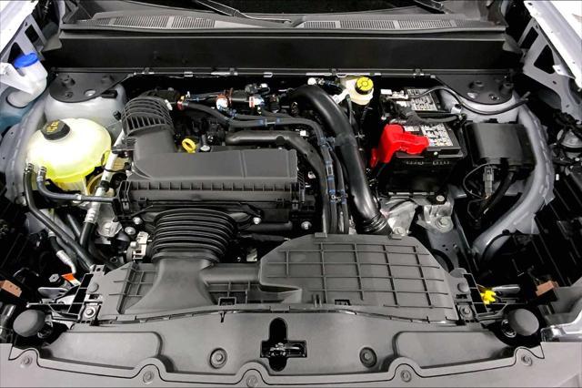 Photo of 2025 White Ford Maverick