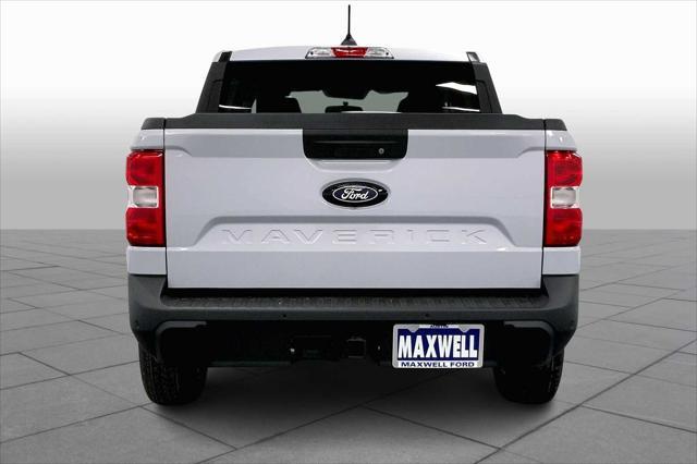 Photo of 2025 White Ford Maverick