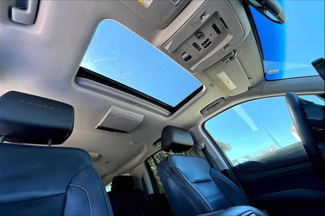 Photo of 2019 Onyx Black GMC Yukon XL