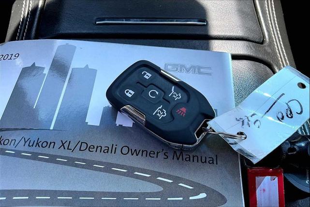 Photo of 2019 Onyx Black GMC Yukon XL