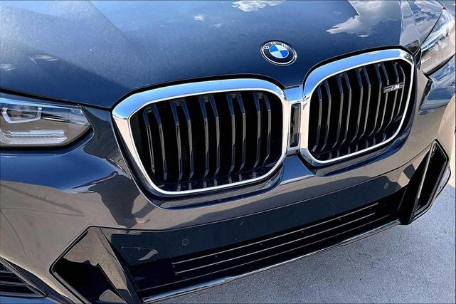 Photo of 2022 Dark Graphite Metallic BMW X4