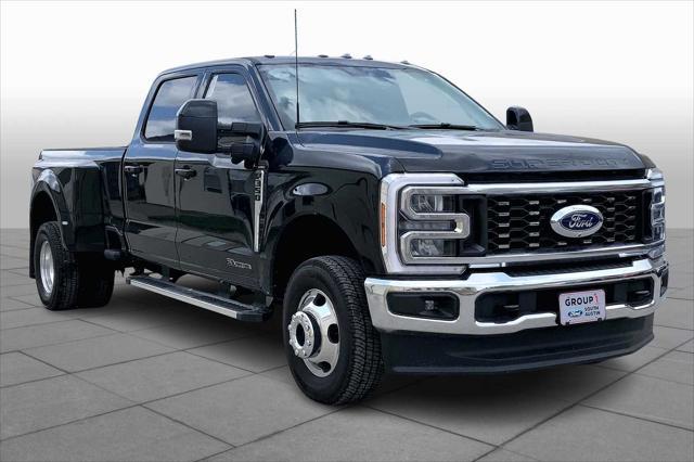 Photo of 2025 Agate Black Metallic Ford F-350