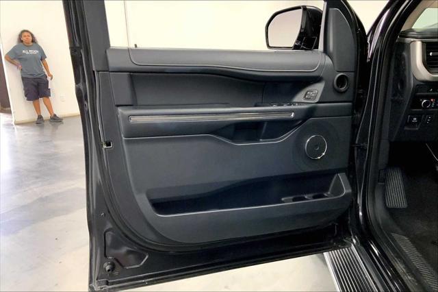 Photo of 2024 Dark Matter Gray Metallic Ford Expedition