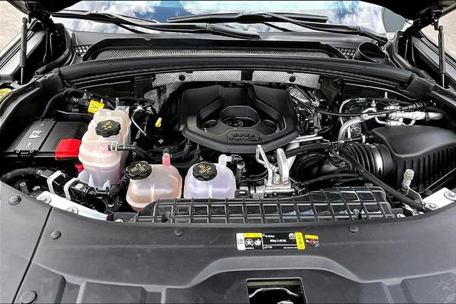 Photo of 2024 Rocky Mountain Pearlcoat Jeep Grand Cherokee 4xe