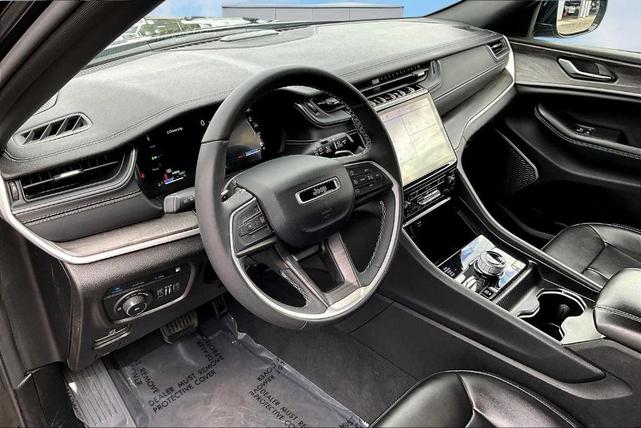 Photo of 2024 Rocky Mountain Pearlcoat Jeep Grand Cherokee 4xe