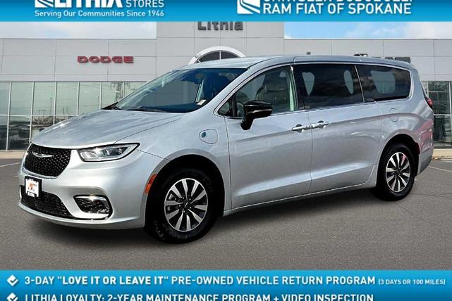 Photo of 2024 Silver Mist Clearcoat Chrysler Pacifica Hybrid