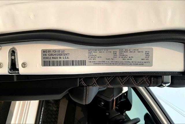 Photo of 2025 Bright White Clearcoat Jeep Grand Cherokee