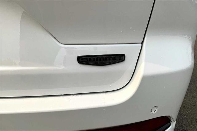 Photo of 2025 Bright White Clearcoat Jeep Grand Cherokee