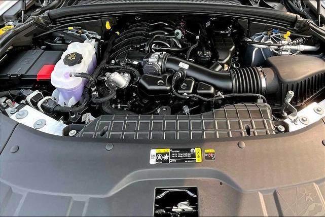 Photo of 2025 Bright White Clearcoat Jeep Grand Cherokee