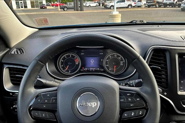 Photo of 2023 Hydro Blue Pearlcoat Jeep Cherokee