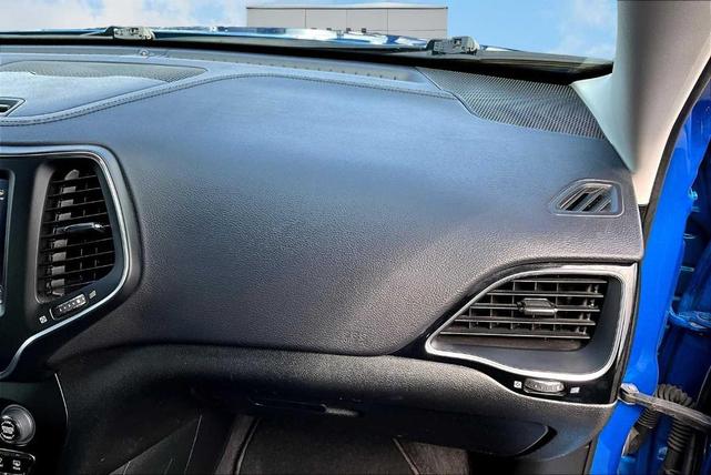 Photo of 2023 Hydro Blue Pearlcoat Jeep Cherokee