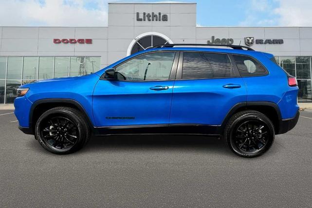 Photo of 2023 Hydro Blue Pearlcoat Jeep Cherokee
