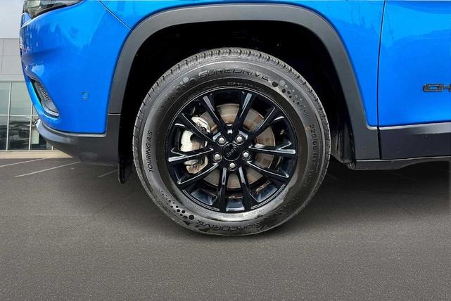 Photo of 2023 Hydro Blue Pearlcoat Jeep Cherokee