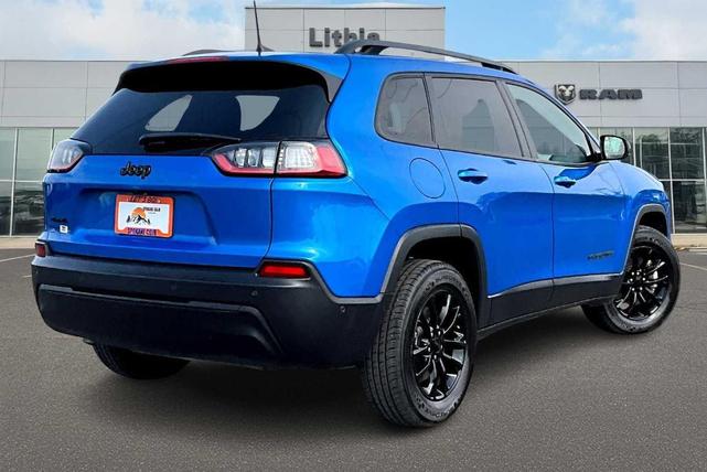 Photo of 2023 Hydro Blue Pearlcoat Jeep Cherokee
