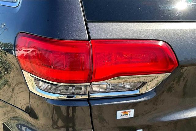 Photo of 2016 Granite Crystal Clearcoat Metallic Jeep Grand Cherokee
