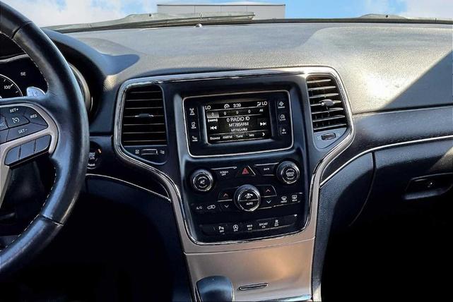 Photo of 2016 Granite Crystal Clearcoat Metallic Jeep Grand Cherokee