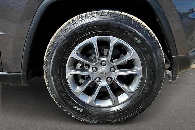 Photo of 2016 Granite Crystal Clearcoat Metallic Jeep Grand Cherokee