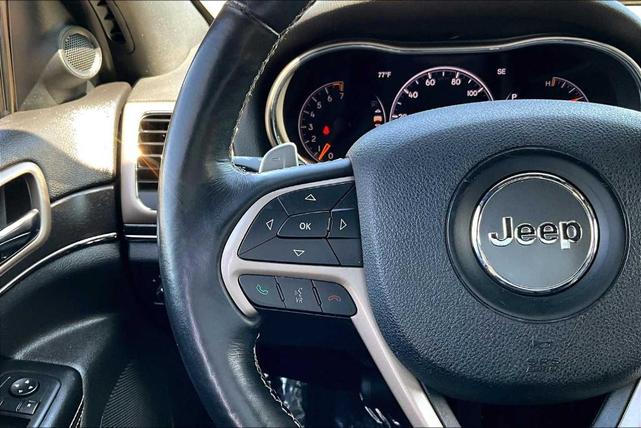 Photo of 2016 Granite Crystal Clearcoat Metallic Jeep Grand Cherokee
