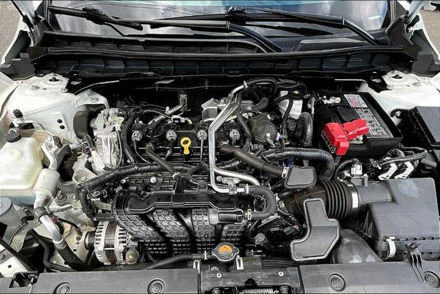 Photo of 2022 White Nissan Altima