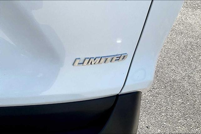 Photo of 2021 Blizzard Pearl Toyota RAV4