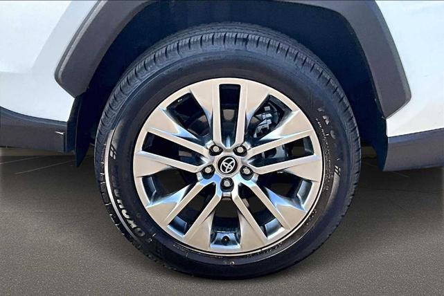 Photo of 2021 Blizzard Pearl Toyota RAV4