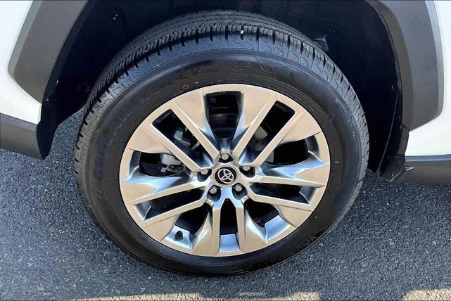 Photo of 2021 Blizzard Pearl Toyota RAV4