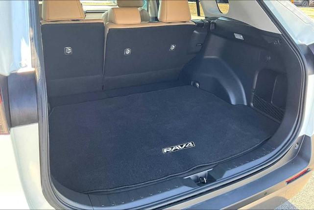 Photo of 2021 Blizzard Pearl Toyota RAV4