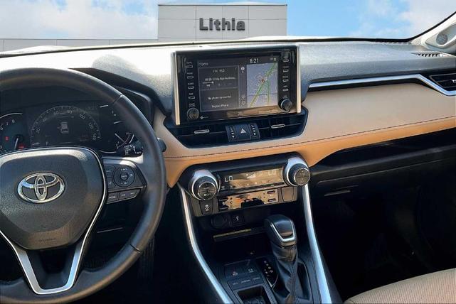 Photo of 2021 Blizzard Pearl Toyota RAV4
