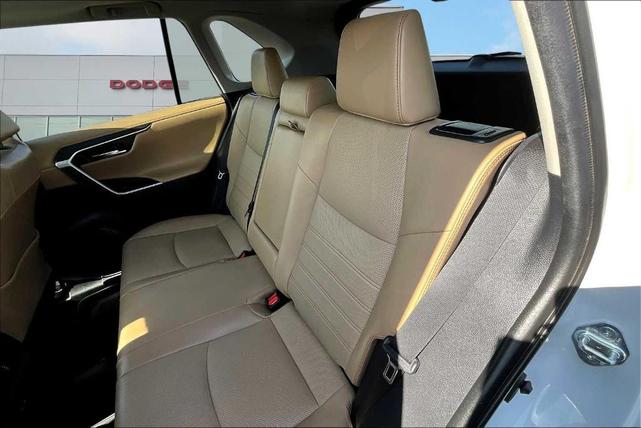 Photo of 2021 Blizzard Pearl Toyota RAV4