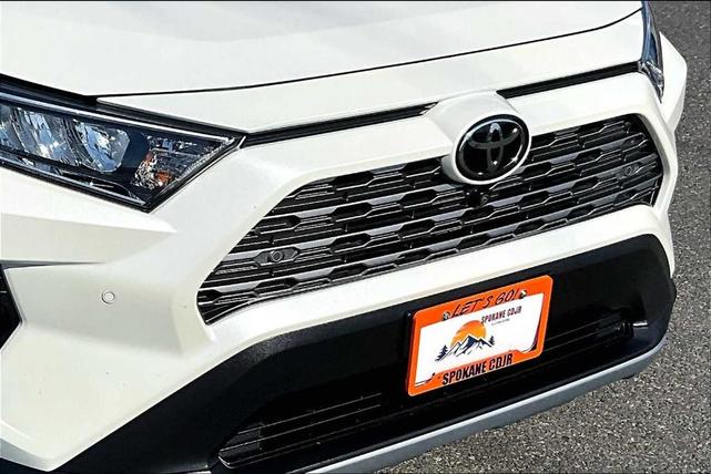 Photo of 2021 Blizzard Pearl Toyota RAV4
