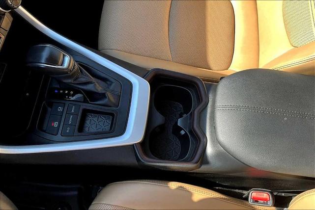 Photo of 2021 Blizzard Pearl Toyota RAV4
