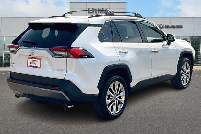 Photo of 2021 Blizzard Pearl Toyota RAV4