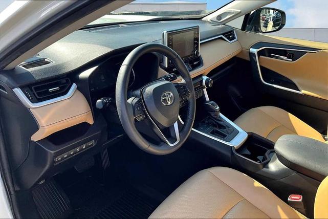 Photo of 2021 Blizzard Pearl Toyota RAV4