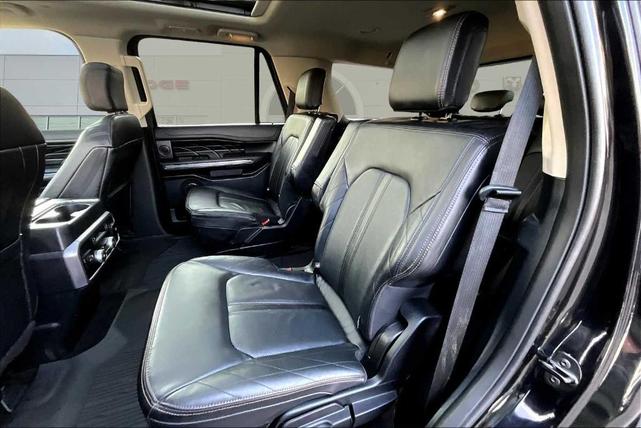 Photo of 2021 Agate Black Metallic Ford Expedition