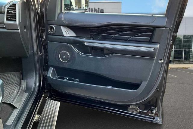 Photo of 2021 Agate Black Metallic Ford Expedition