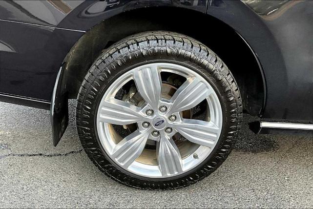 Photo of 2021 Agate Black Metallic Ford Expedition
