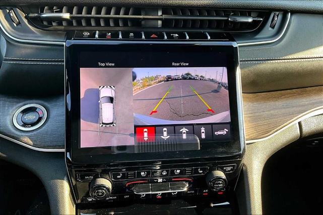 Photo of 2024 Silver Zynith Jeep Grand Cherokee L