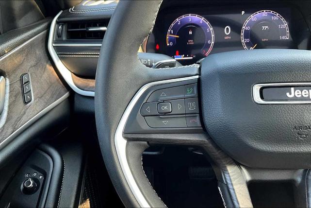Photo of 2024 Silver Zynith Jeep Grand Cherokee L