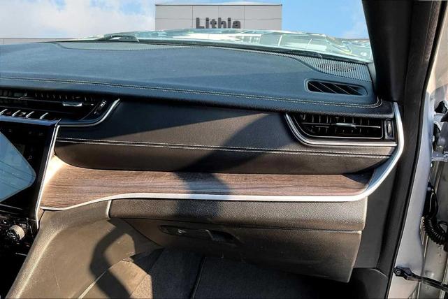 Photo of 2024 Silver Zynith Jeep Grand Cherokee L