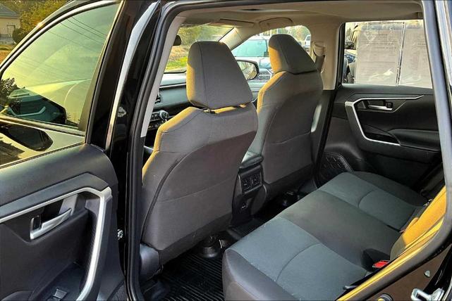 Photo of 2024 Midnight Black Metallic Toyota RAV4