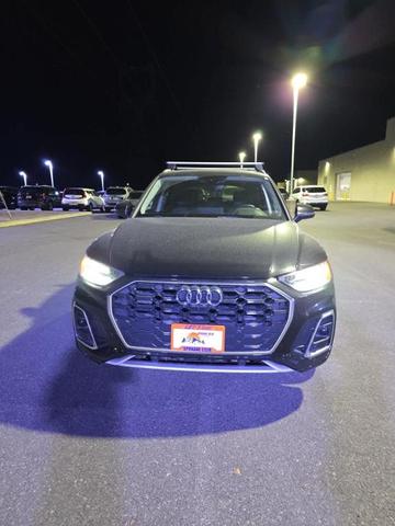 Photo of 2023 Mythos Black Metallic Audi Q5