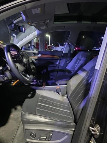 Photo of 2023 Mythos Black Metallic Audi Q5